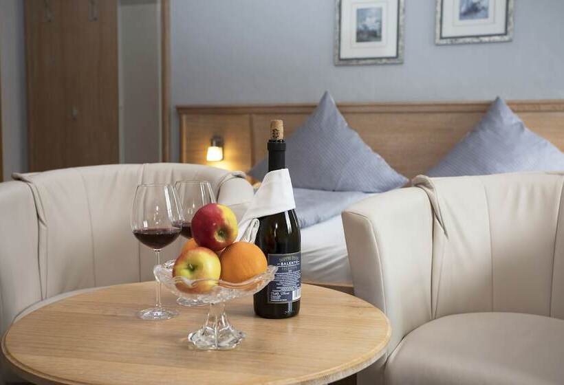 舒适三人间, Forsthaus