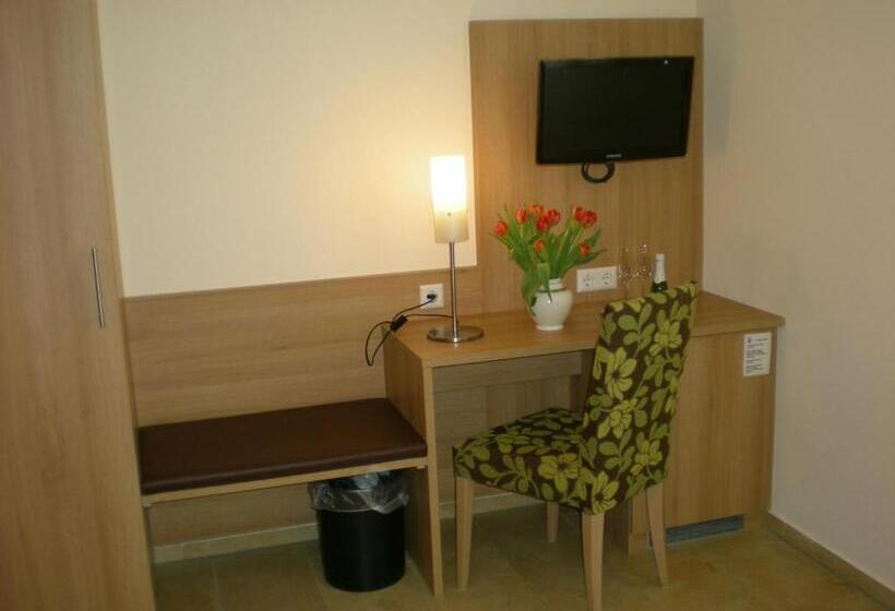 חדר סטנדרט יחיד, Goldener Löwe