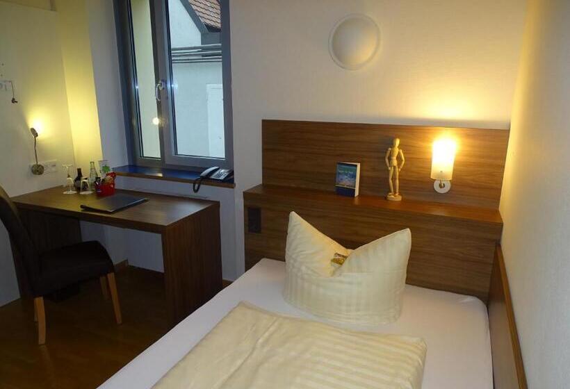 חדר סטנדרט יחיד, Kolping