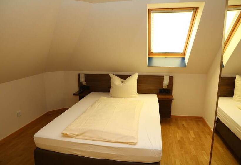 חדר סטנדרט יחיד, Kolping