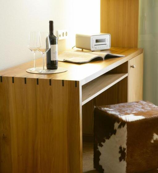 舒适型房间, Maximilian