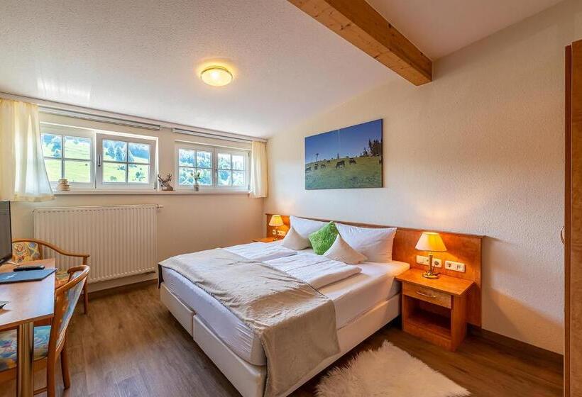 חדר סטנדרט, Neudeck