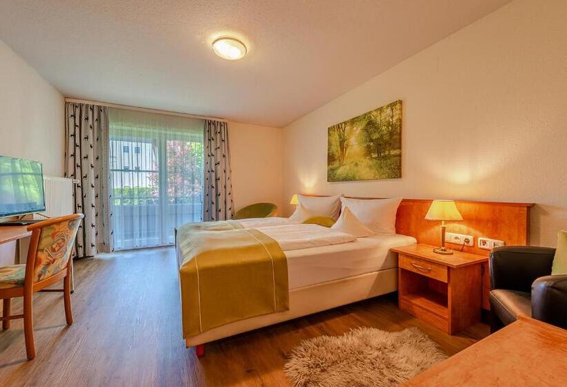 חדר סופריור, Neudeck