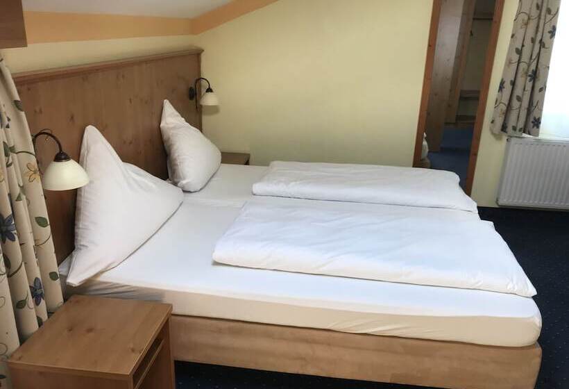 标准间, Marienhof