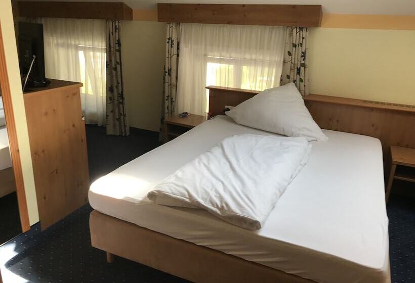 标准单人间, Marienhof