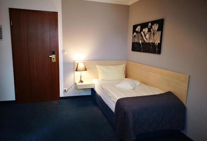 이코노미 싱글 룸, Restaurant Molitor