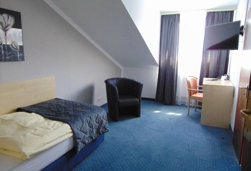 이코노미 싱글 룸, Restaurant Molitor