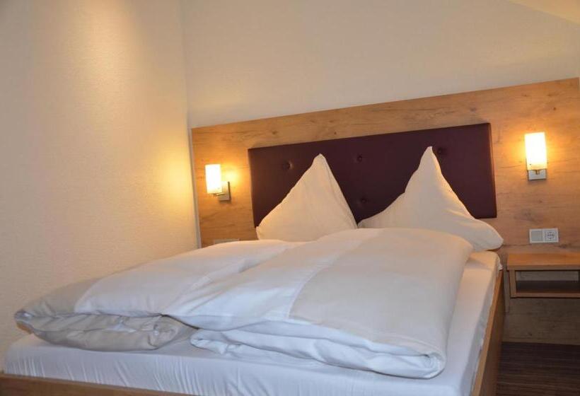 コンフォートルーム, Restaurant Poststuben