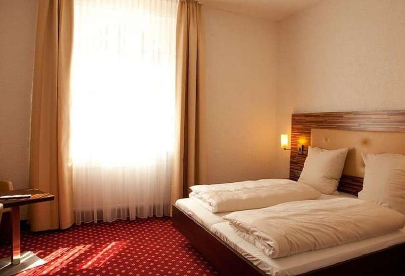 コンフォートルーム, Restaurant Poststuben