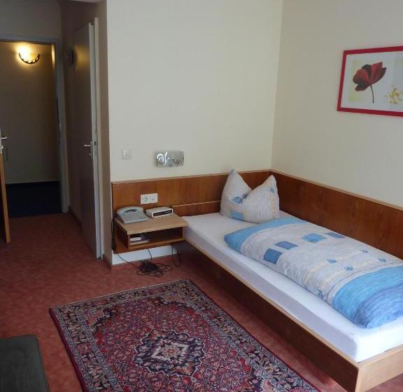 스탠다드 싱글 룸, Traube