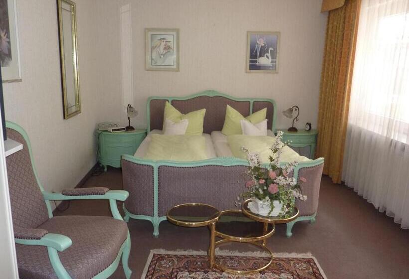 스탠다드 룸, Traube