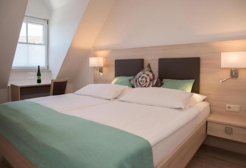 חדר משפחתי, Zum Bären