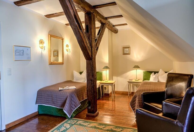 Номер Стандарт, Zum Bar