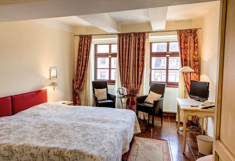 Номер Стандарт, Zum Bar