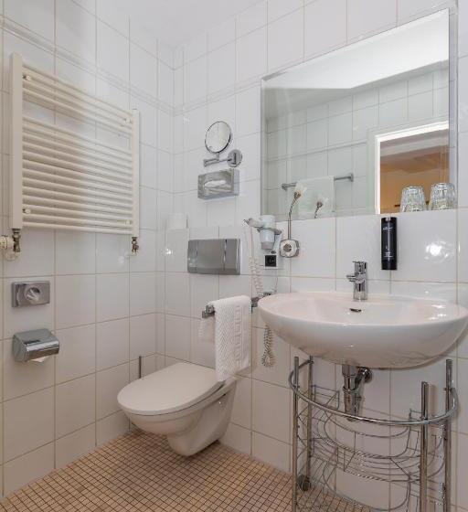 Номер Базовый Двуспальная Кровать, Zum Bar