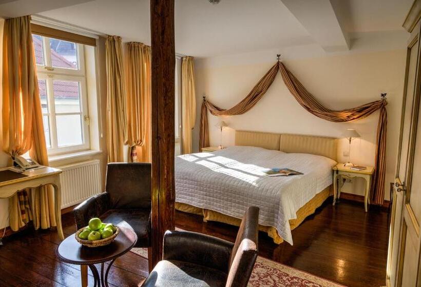 Номер Стандарт, Zum Bar