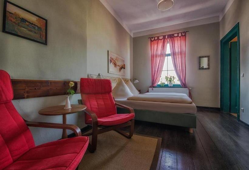 带1个卧室的公寓, Zur Henne