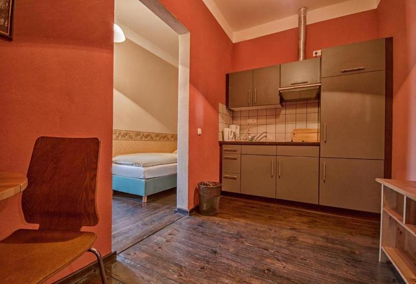 带1个卧室的公寓, Zur Henne