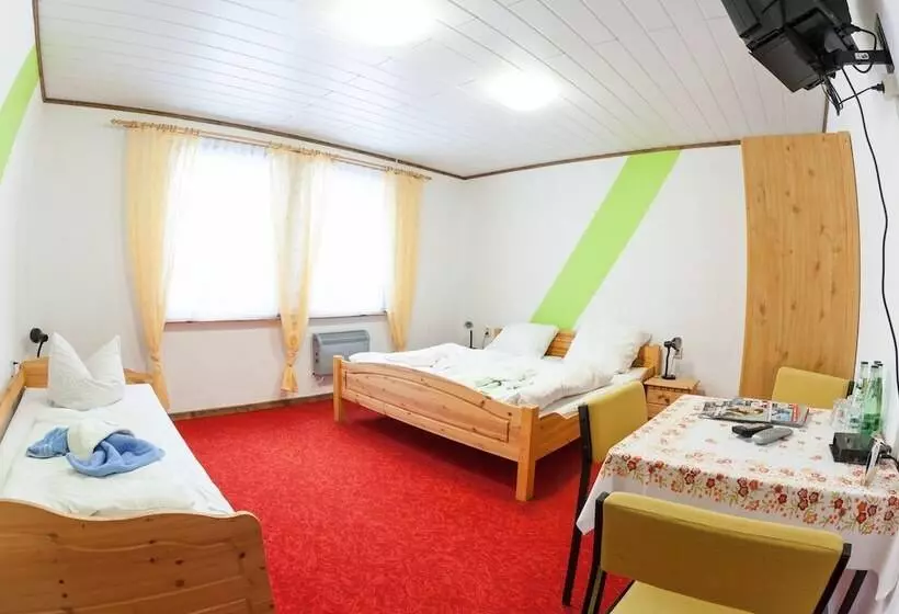 Standard Neljän Hengen Huone, Waldoase Hirschbüchenkopf