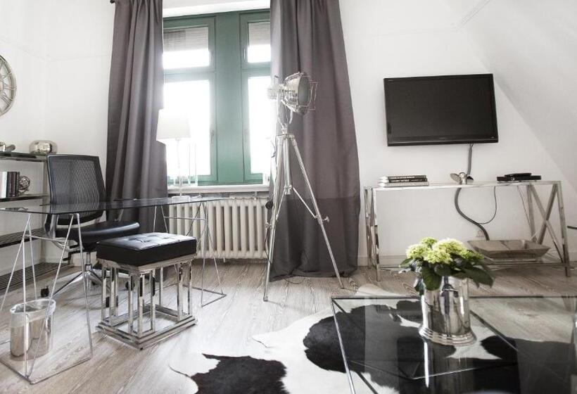 جناح جونيور ديلوكس, Höhen Hotel Viersen