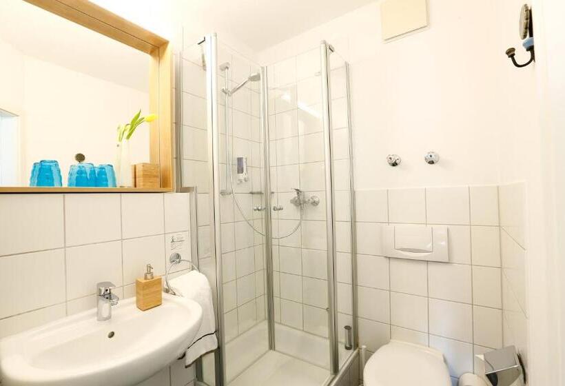 스탠다드 트리플 룸, Am Peterstor