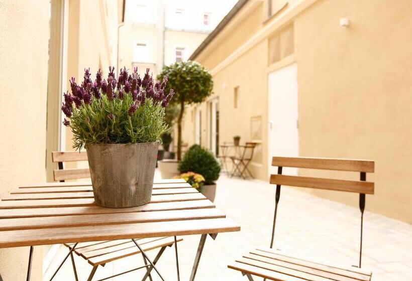 주니어 스위트, Am Peterstor