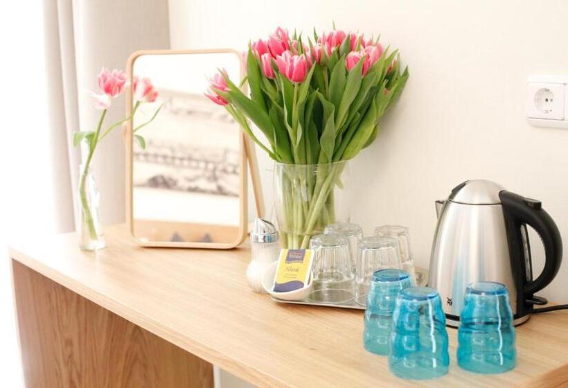 주니어 스위트, Am Peterstor