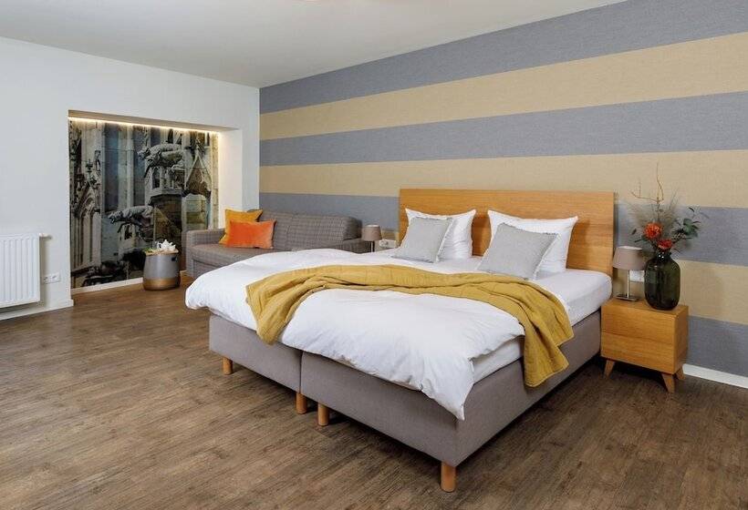 주니어 스위트, Am Peterstor