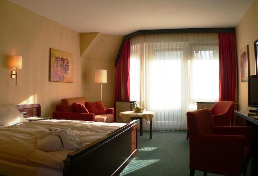 标准单人间, Central