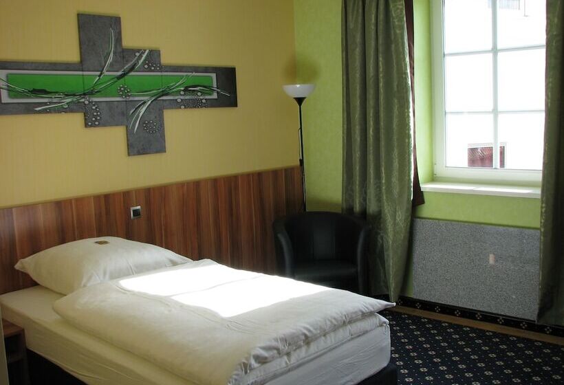 غرفة قياسية فردية, Deutscher Hof