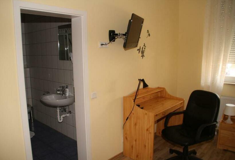 غرفة قياسية فردية, Deutsches Haus