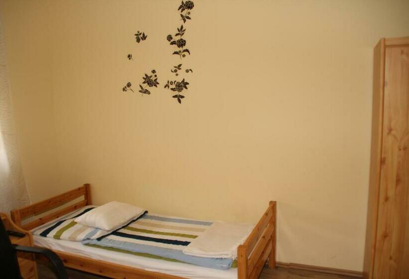 غرفة قياسية فردية, Deutsches Haus