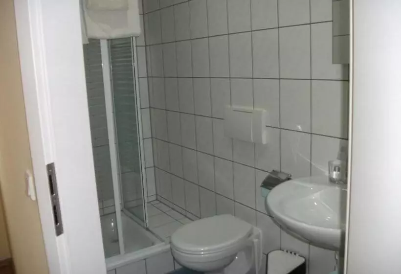 スタンダードルーム, Deutsches Haus