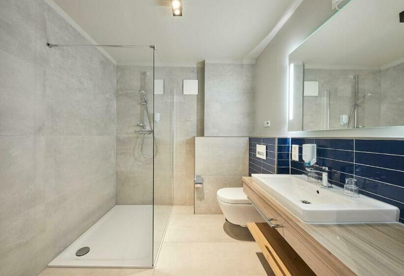 סוויטת ג'וניור, Friesenhof