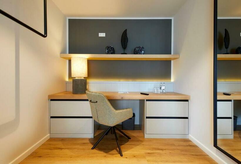 סוויטת ג'וניור, Friesenhof