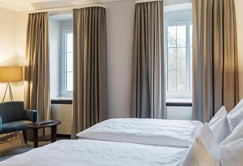 Comfort room with lake view, Haus Delecke