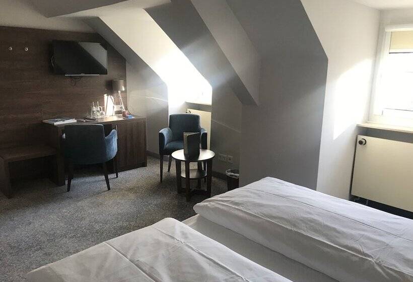 Comfort room with lake view, Haus Delecke