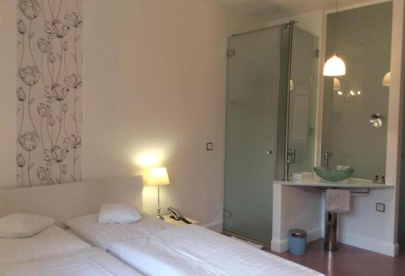 Номер Стандарт, Heidelberg Astoria