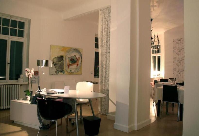 חדר אקונומי, Heidelberg Astoria