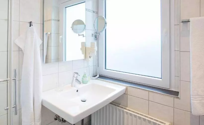 Standard Yhden Hengen Huone, Parkhotel Lippstadt