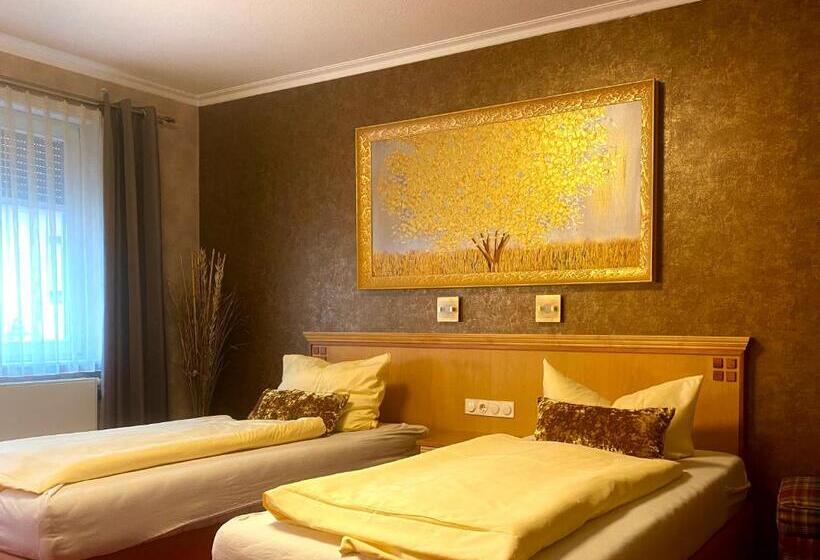 Номер Стандарт, Querfurter Hof