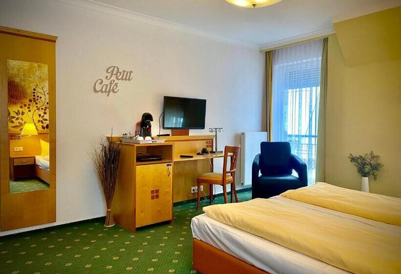 Номер Стандарт, Querfurter Hof