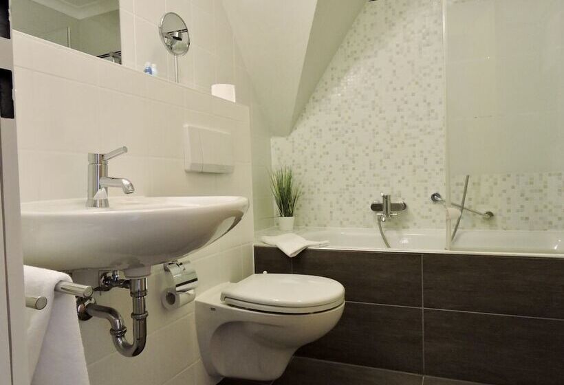 Номер Стандарт, Querfurter Hof