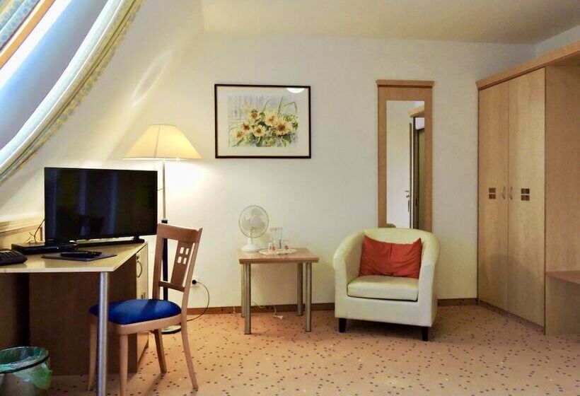 Полулюкс, Querfurter Hof