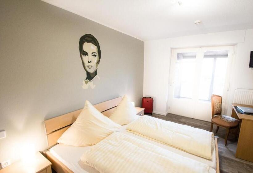 스탠다드 발코니 룸, Rave