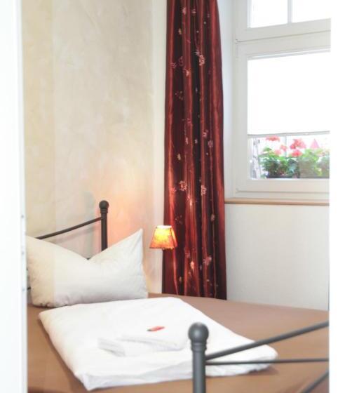 شقة غرفة واحدة, Zur Alten Schmiede