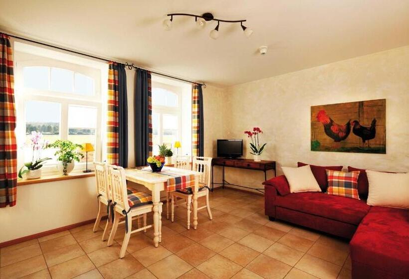 شقة غرفة واحدة, Zur Alten Schmiede