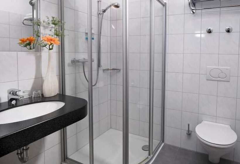 스탠다드 싱글 룸, Zur Post