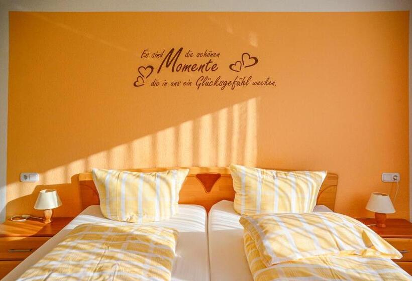 Номер Стандарт с Балконом, Landhotel Kunzental