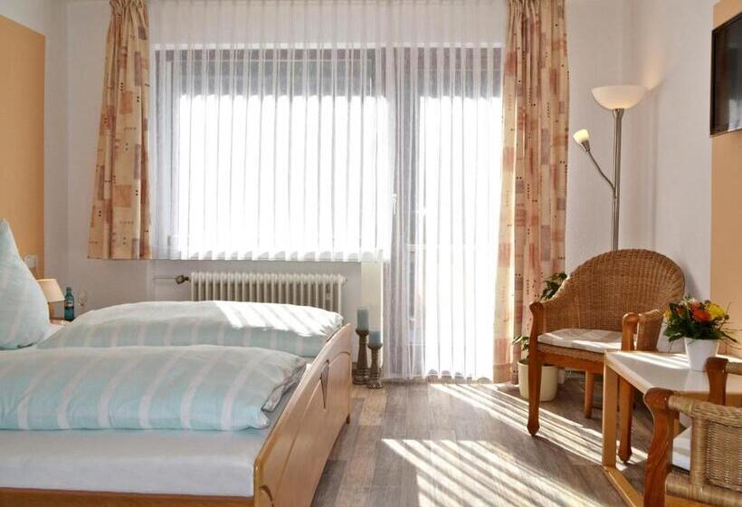 Номер Стандарт с Балконом, Landhotel Kunzental